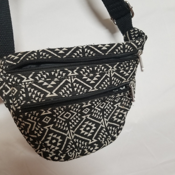 Geometric Black and White Fanny Pack - Picture 2 of 3
